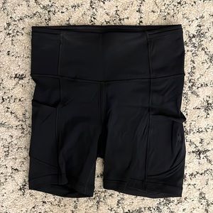 *Never Worn* NWOT Lululemon Align High-Rise Short 4”